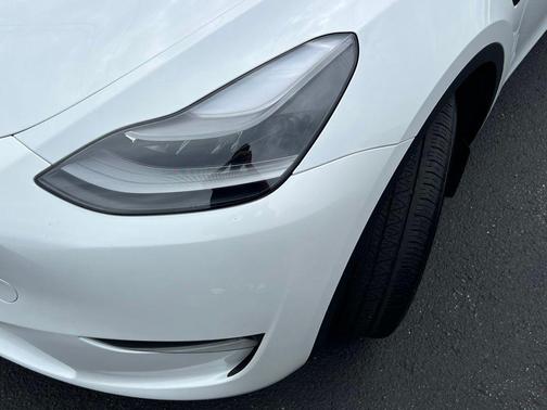 Pearl White Multi-Coat 2023 Tesla Model Y Long Range Dual Motor All-Wheel Drive