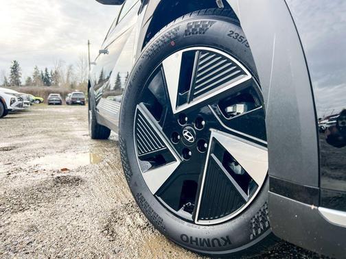 Abyss Black 2026 Hyundai IONIQ 5 SE