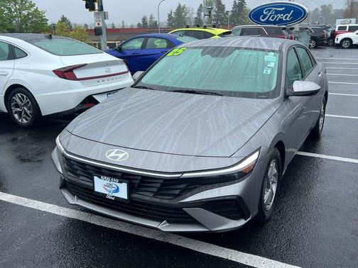 Fluid Metal 2025 Hyundai ELANTRA SE