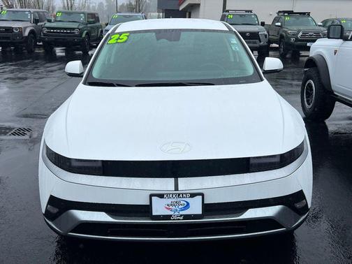Atlas White 2025 Hyundai IONIQ 5 SE