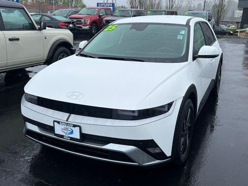 Atlas White 2025 Hyundai IONIQ 5 SE