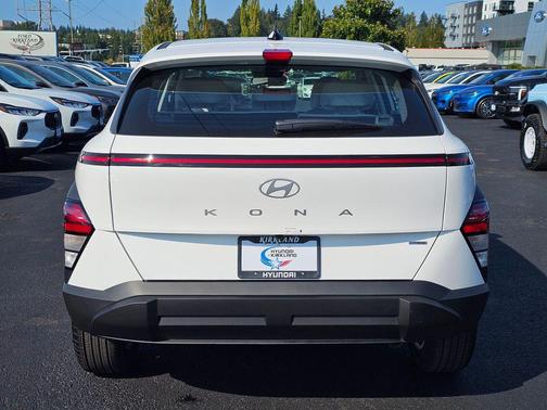 2026 Hyundai KONA SE