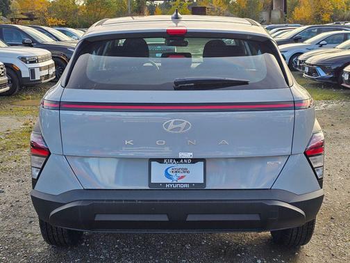 Cyber Gray Metallic 2026 Hyundai KONA SE