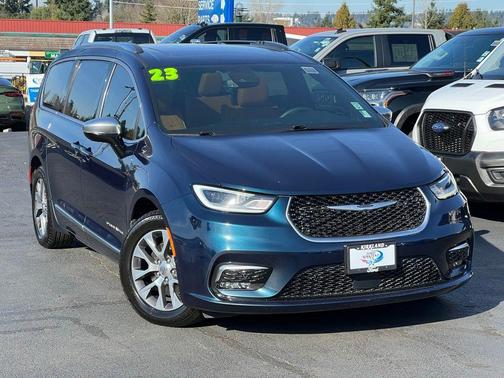 2023 Chrysler Pacifica Hybrid Pinnacle