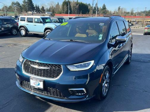 2023 Chrysler Pacifica Hybrid Pinnacle