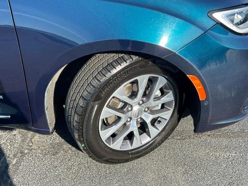 2023 Chrysler Pacifica Hybrid Pinnacle