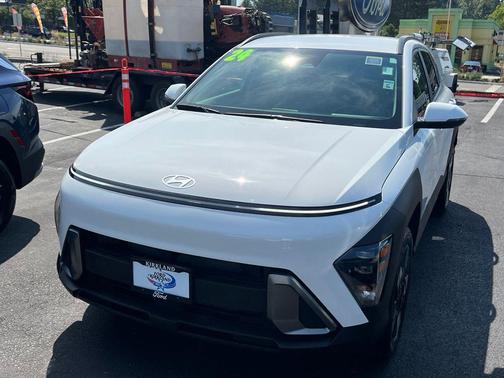Atlas White 2024 Hyundai KONA SEL
