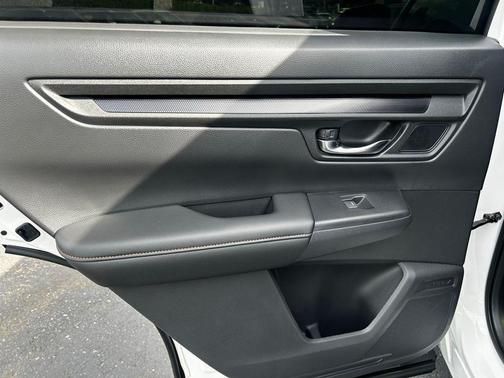 Platinum White Pearl 2026 Honda CR-V Hybrid TrailSport AWD