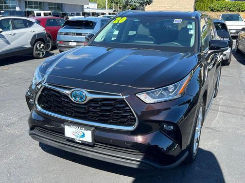 Opulent Amber 2020 Toyota Highlander Hybrid Limited