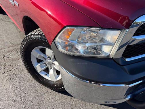 Delmonico Red Pearlcoat 2018 RAM 1500 Tradesman