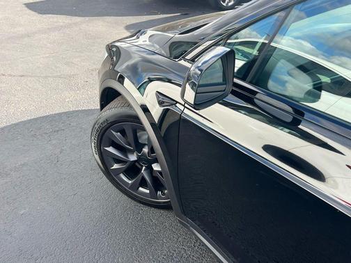 2024 Tesla Model X Base