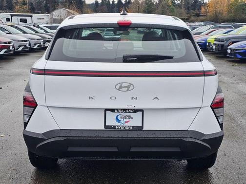 Atlas White 2026 Hyundai KONA SE