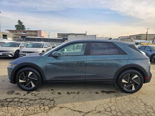 2026 Hyundai IONIQ 5 SE