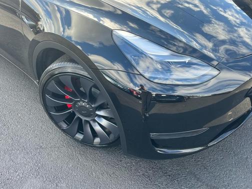 2024 Tesla Model Y Performance