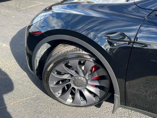 2024 Tesla Model Y Performance