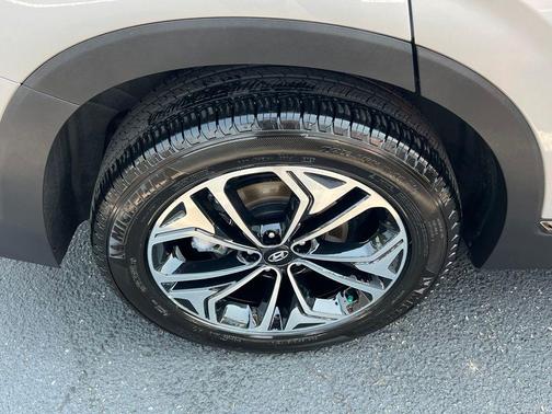 Shimmering Silver Pearl 2020 Hyundai SANTA FE Limited 2.0T