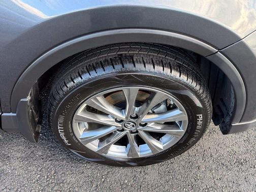 Magnetic Gray Metallic 2017 Toyota RAV4 Hybrid Limited