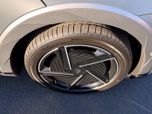 Ecotronic Gray Matte 2027 Hyundai IONIQ 5 Limited