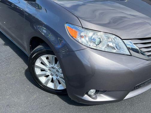2015 Toyota Sienna XLE Premium