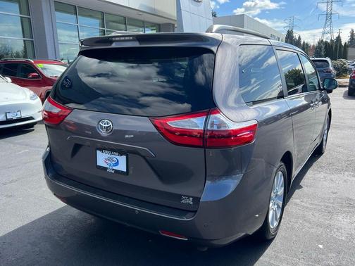 2015 Toyota Sienna XLE Premium