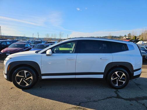 Snow White Pearl 2026 Hyundai IONIQ 9 SE