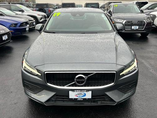 2019 Volvo S60 T6 Momentum