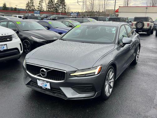 2019 Volvo S60 T6 Momentum