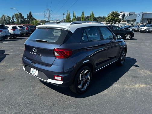 Denim w/White Roof 2026 Hyundai VENUE SEL w/Two-Tone Roof
