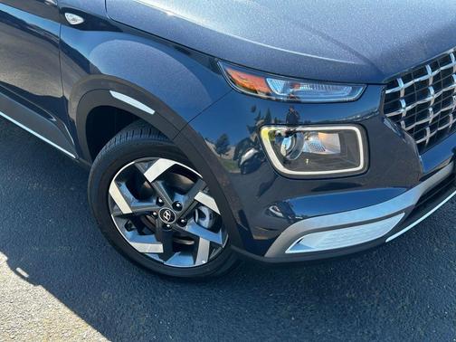 Denim w/White Roof 2026 Hyundai VENUE SEL w/Two-Tone Roof