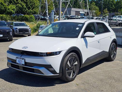 Atlas White 2025 Hyundai IONIQ 5 SE