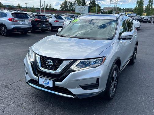 Brilliant Silver Metallic 2019 Nissan Rogue SV