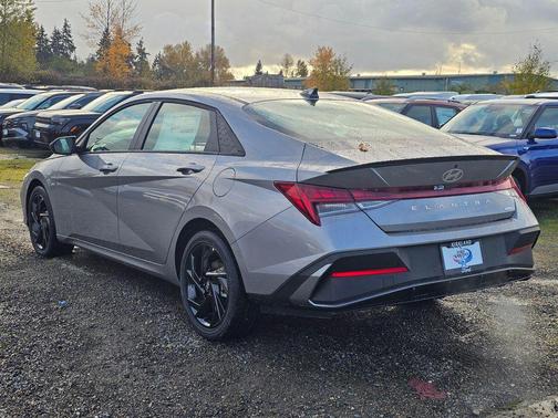 Fluid Metal 2026 Hyundai ELANTRA HEV SEL Sport