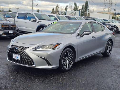 2024 Lexus ES 300h Luxury