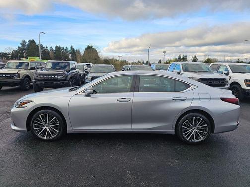 2024 Lexus ES 250 Base