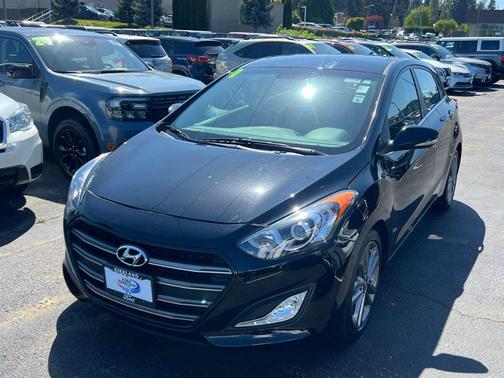 Black Noir Pearl 2016 Hyundai Elantra GT Base
