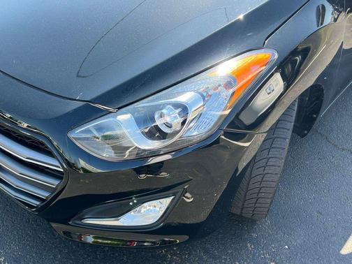 Black Noir Pearl 2016 Hyundai Elantra GT Base