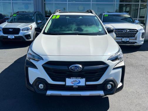 Crystal White Pearl 2023 Subaru Outback Limited