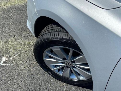Reflex Silver Metallic 2015 Volkswagen Jetta Man TDI SE w/Connectivity