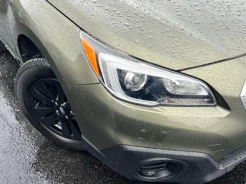 Wilderness Green Metallic 2017 Subaru Outback 2.5i