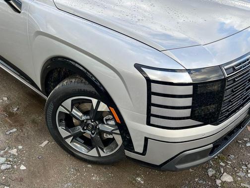 Typhoon Silver Metallic 2026 Hyundai PALISADE Limited