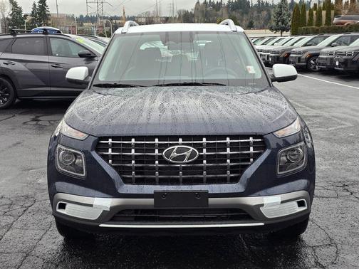 2026 Hyundai VENUE SEL w/Two-Tone Roof