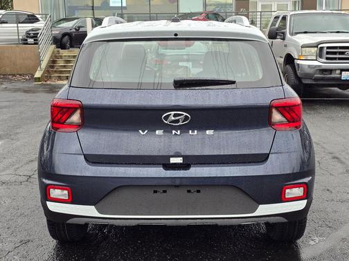 2026 Hyundai VENUE SEL w/Two-Tone Roof