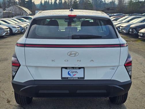 Atlas White 2026 Hyundai KONA SE