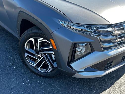 Ecotronic Gray Matte 2026 Hyundai TUCSON Limited