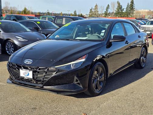 Phantom Black 2022 Hyundai ELANTRA SEL