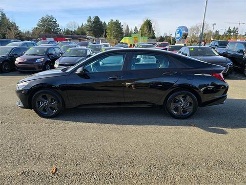 Phantom Black 2022 Hyundai ELANTRA SEL