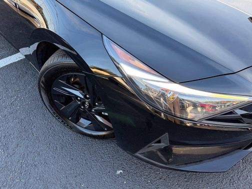 Phantom Black 2022 Hyundai ELANTRA SEL