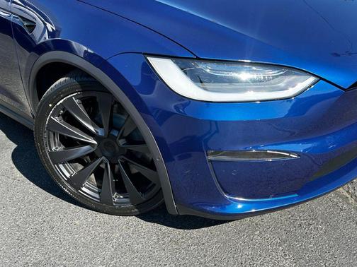 Deep Blue Metallic 2023 Tesla Model X Standard Range