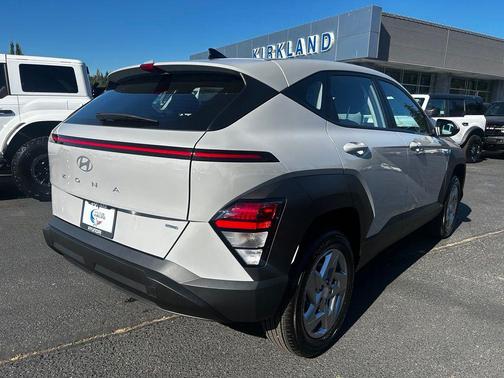 Cyber Gray Metallic 2027 Hyundai KONA SE