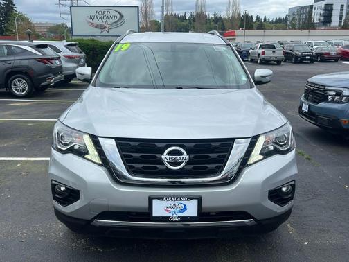 Brilliant Silver Metallic 2019 Nissan Pathfinder SV